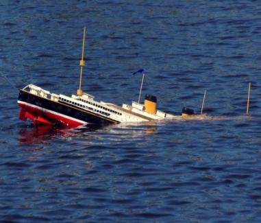 Rusiyada gəmi batıb - 17 ölü